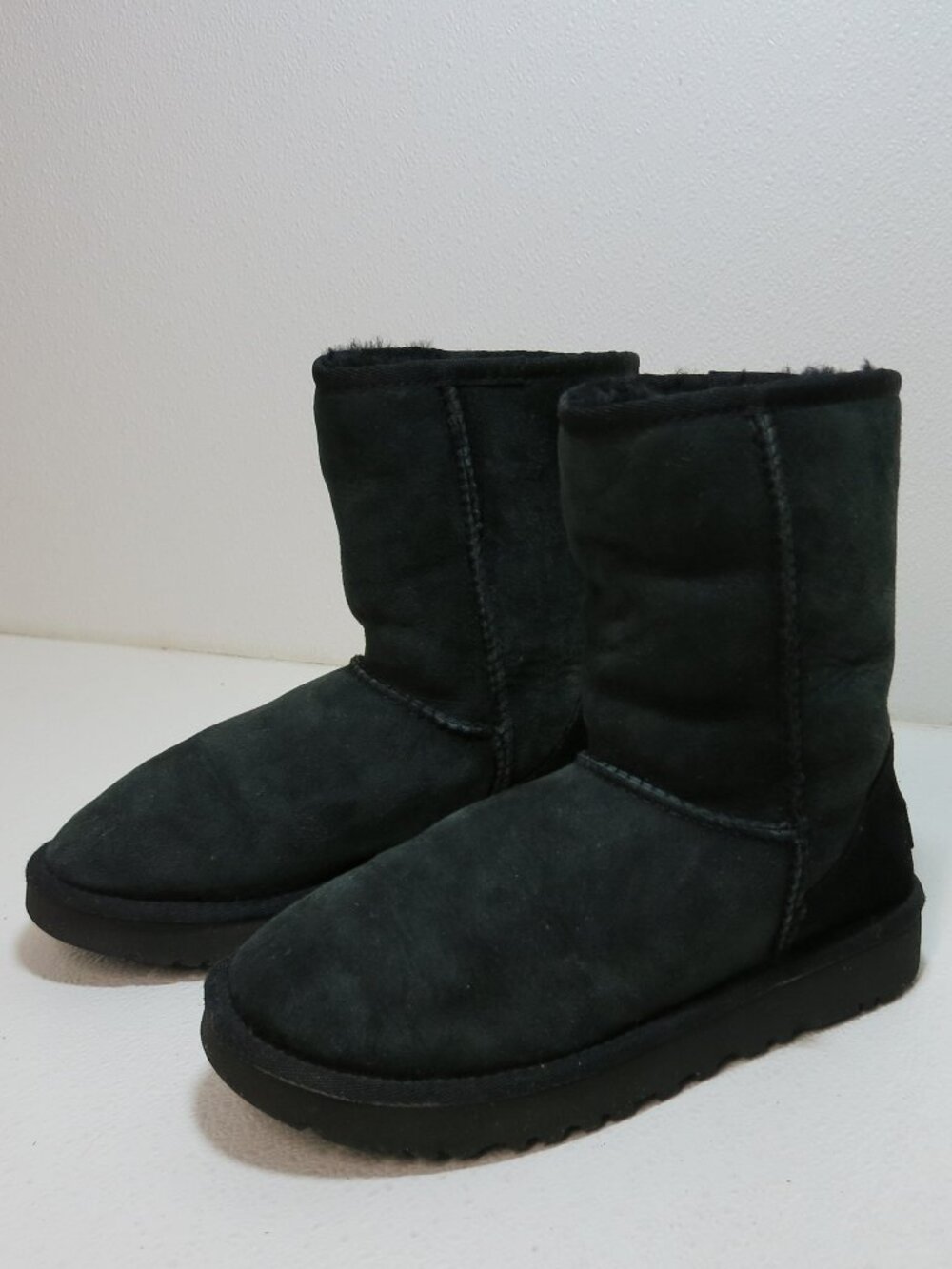 UGG Australia Classic Short Insulated Winter Boots Women's Winter Footwear Sz 5